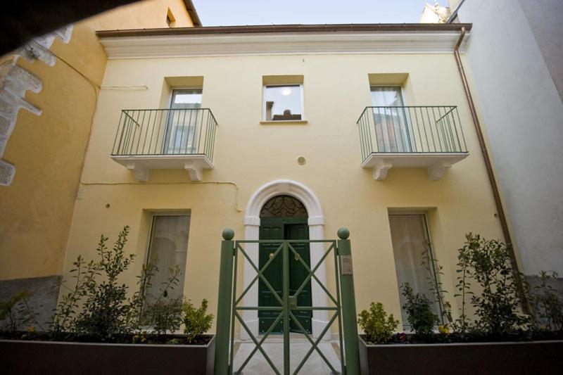 Vico Amato Residenza Apartment Sulmona Luaran gambar